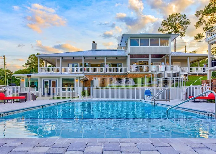 Seven Hills Suites