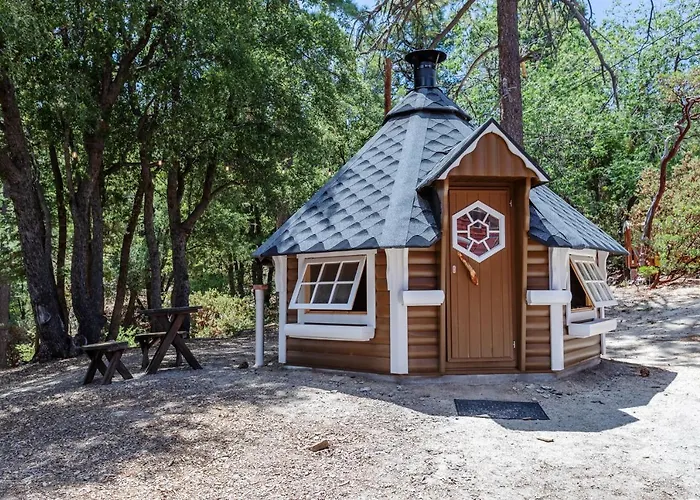 Hicksville Pines Chalets & Motel Idyllwild