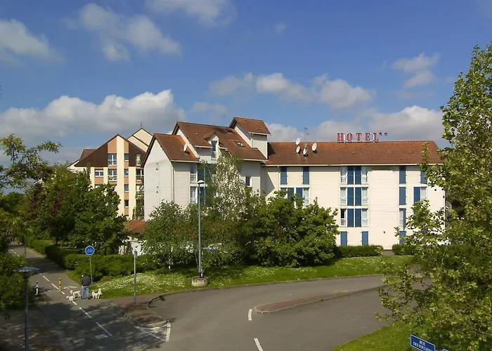 Hotel Strasbourg Montagne Verte & Restaurant - Free Parking