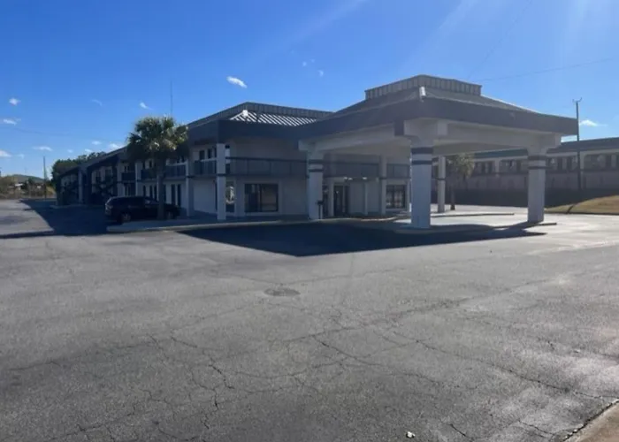 Clarion Pointe