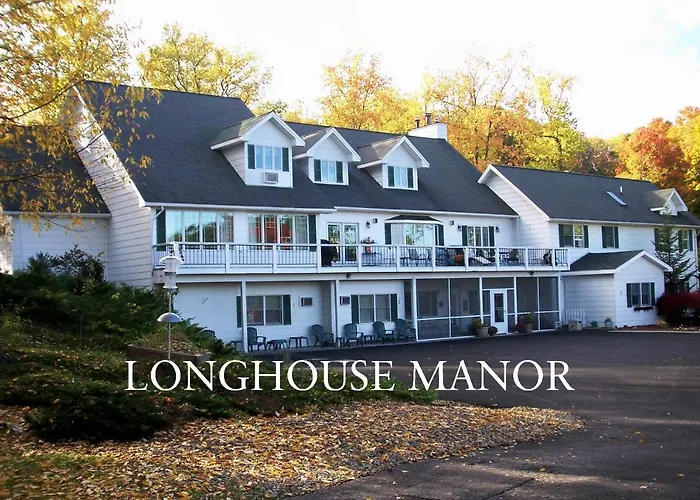 Longhouse Manor B&B