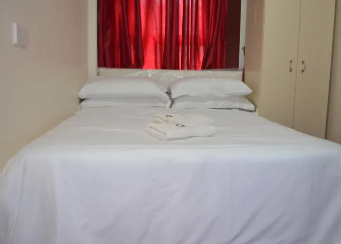 Lyndhurst Hotel