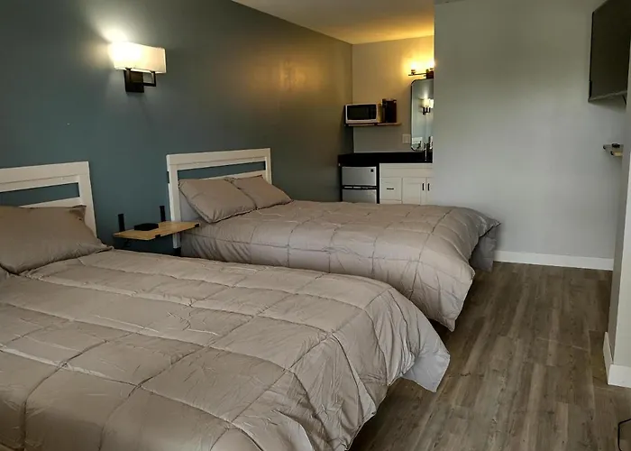 Shafer Lakeside Resort