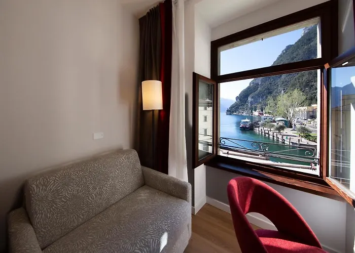Hotel Centrale Riva del Garda