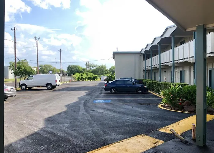 Safari Inn Motel
