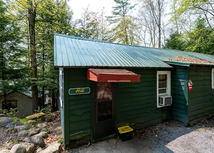 Hide-A-Way Waterfront Cottages
