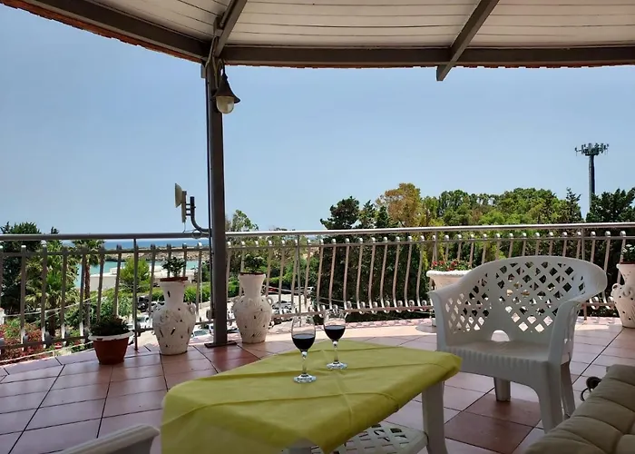 Arenella Beach Rooms