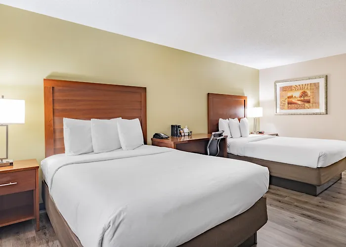 Baymont By Wyndham Gurnee Hotel