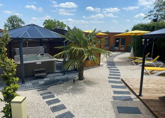 Hostellerie du Centrotel et Spa Bulles d'Allier