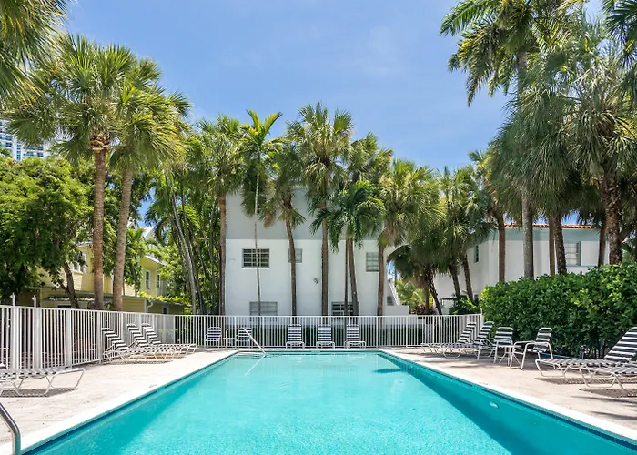 Miami River Inn By Renzzi