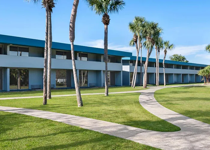 Baymont By Wyndham Intl Speedway I-95 Daytona Beach