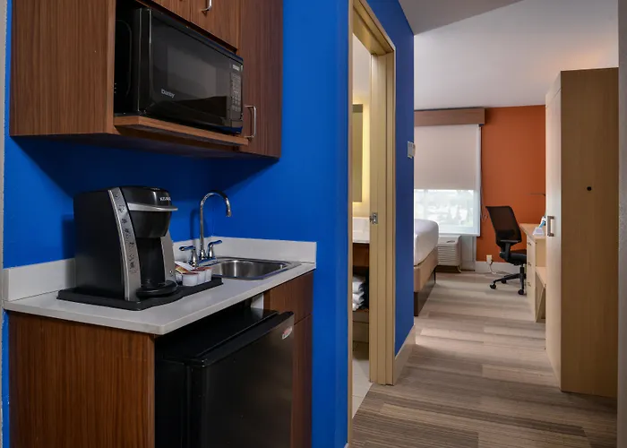 Holiday Inn Express Hotel & Suites Cincinnati - Mason By Ihg