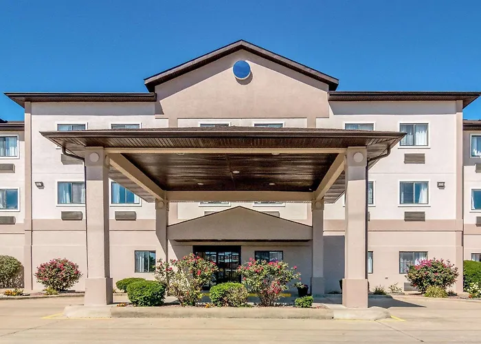 Quality Inn & Suites Salem Near I-57
