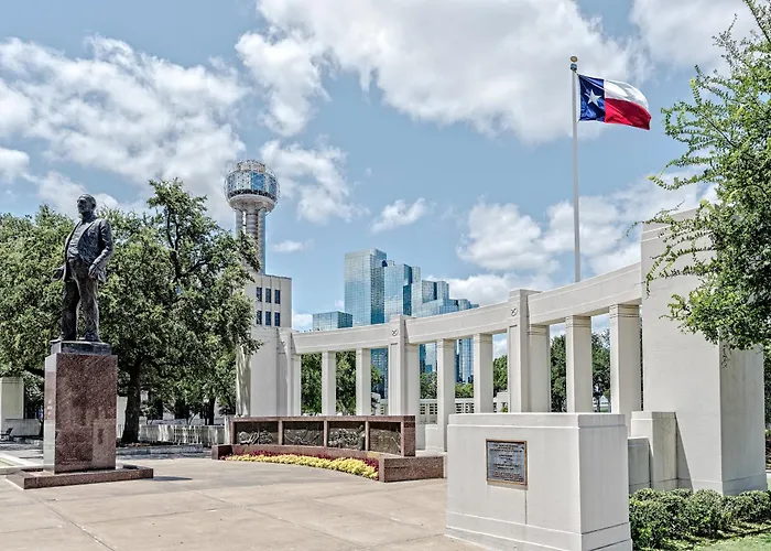 Hotel Indigo Dallas Downtown By Ihg