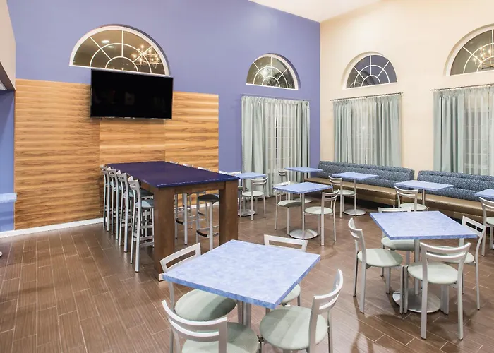 Days Inn & Suites By Wyndham - Philadelphia