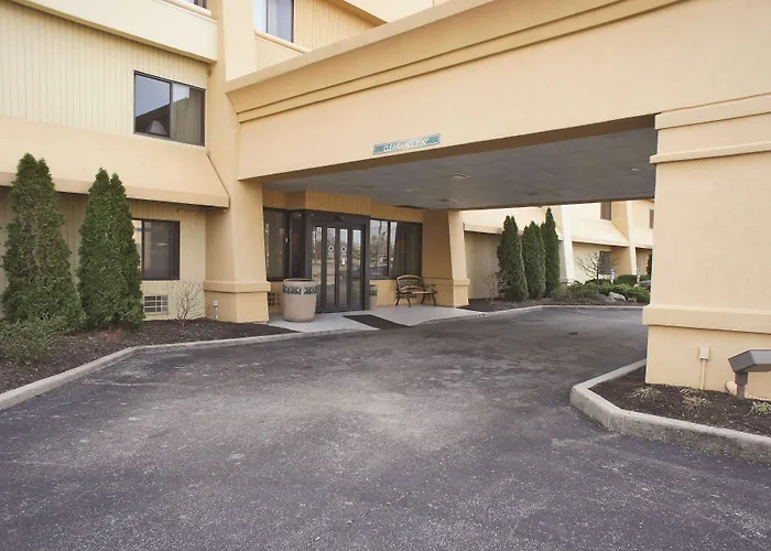 La Quinta Inn And Suites By Wyndham Cincinnati North Springdale