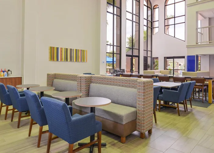 Holiday Inn Express Palm Desert By Ihg