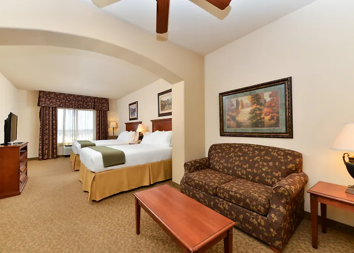 Holiday Inn Express & Suites By Ihg