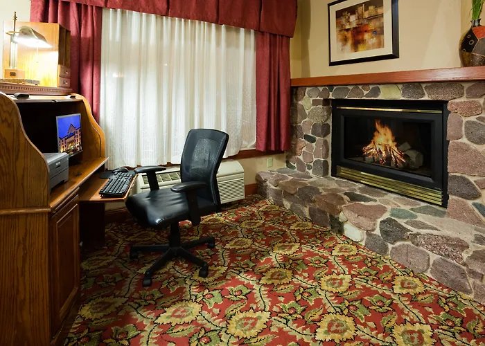 Holiday Inn & Suites Wausau-Rothschild By Ihg