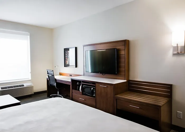 Holiday Inn Hotel & Suites Calgary South - Conference Ctr By Ihg