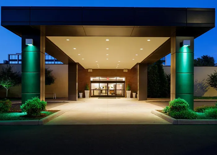 Holiday Inn And Suites Charleston West By Ihg