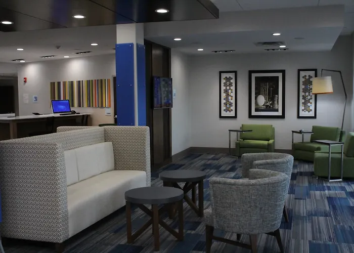 Holiday Inn Express & Suites - Milledgeville By Ihg