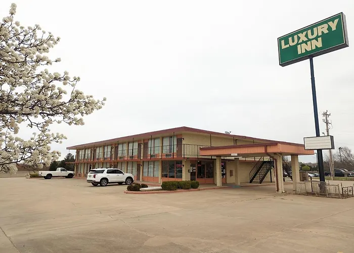 Luxury Inn Mustang