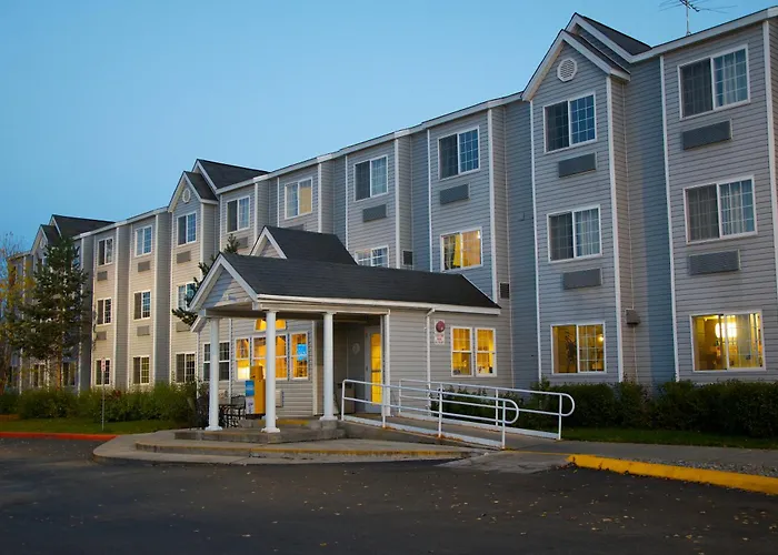 Baymont Inn & Suites By Wyndham Airport