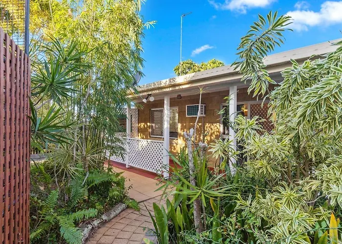 Relaxed Urangan Living At The Poolside Bungalow