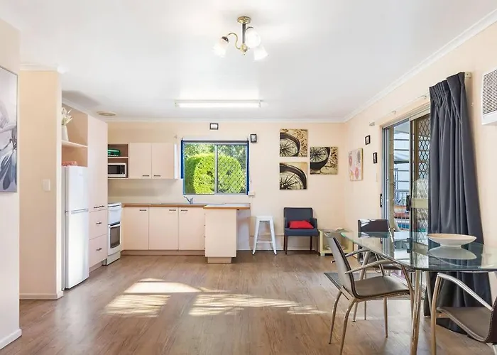 Relaxed Urangan Living At The Poolside Bungalow