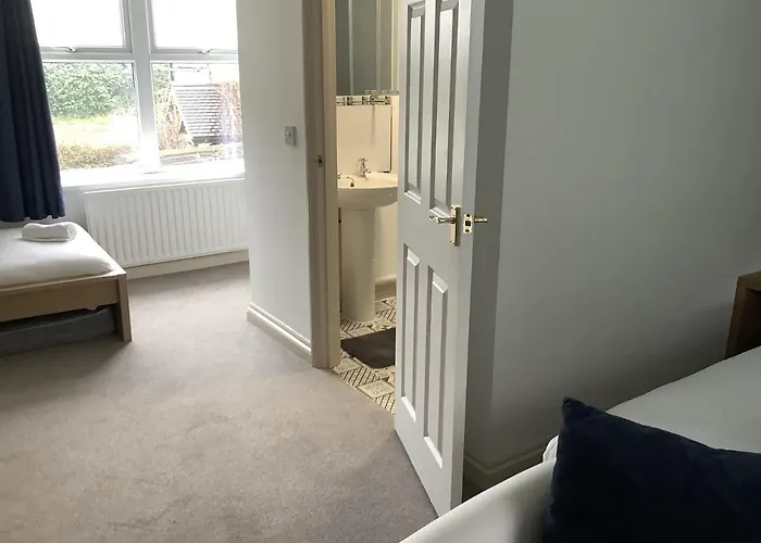 The Bolingbroke Hotel Swindon