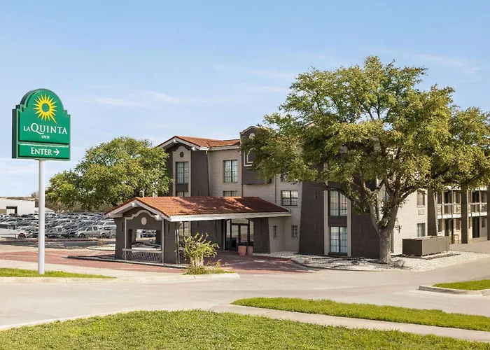 La Quinta Inn By Wyndham San Antonio I-35 N At Toepperwein