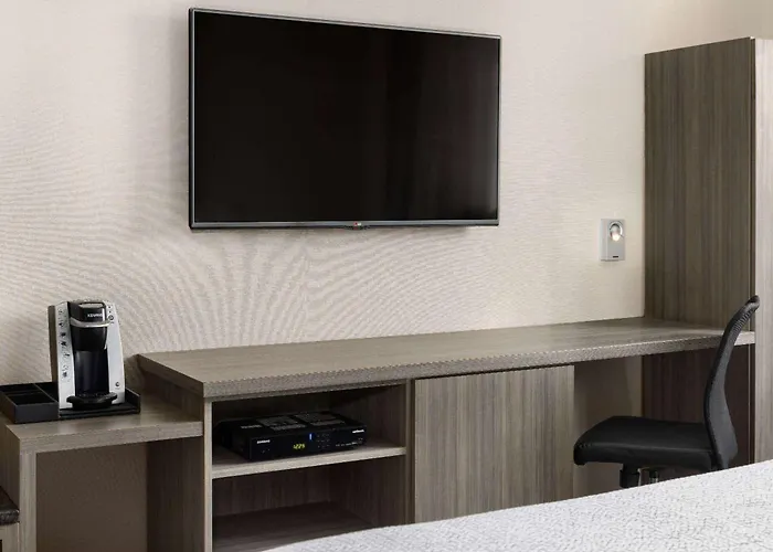 Ramada By Wyndham Bronx