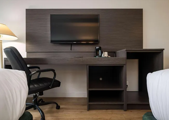 Baymont Inn & Suites By Wyndham