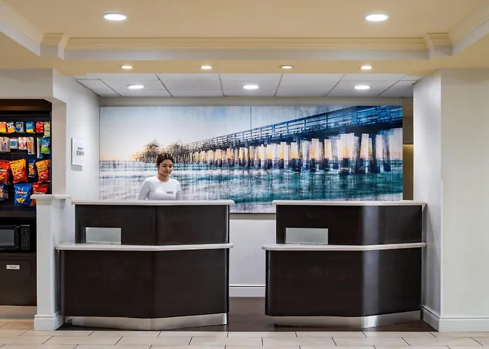 Courtyard By Marriott - Naples