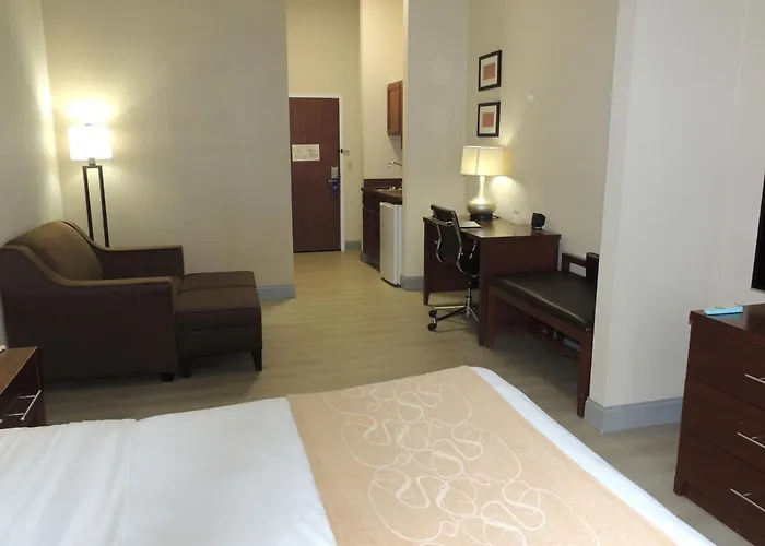 Comfort Suites Twinsburg