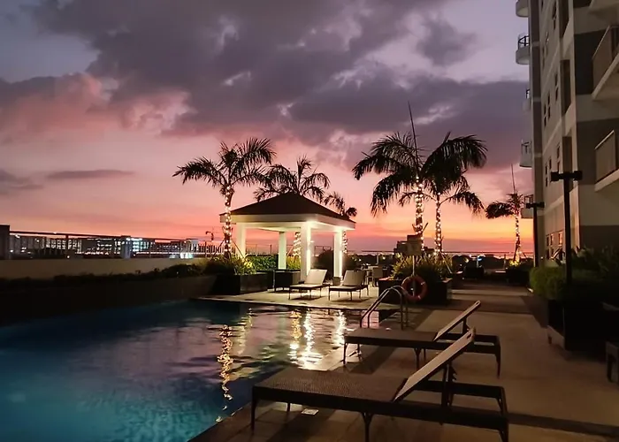 Smdc Coast Residences Near Picc World Trade Center Moa