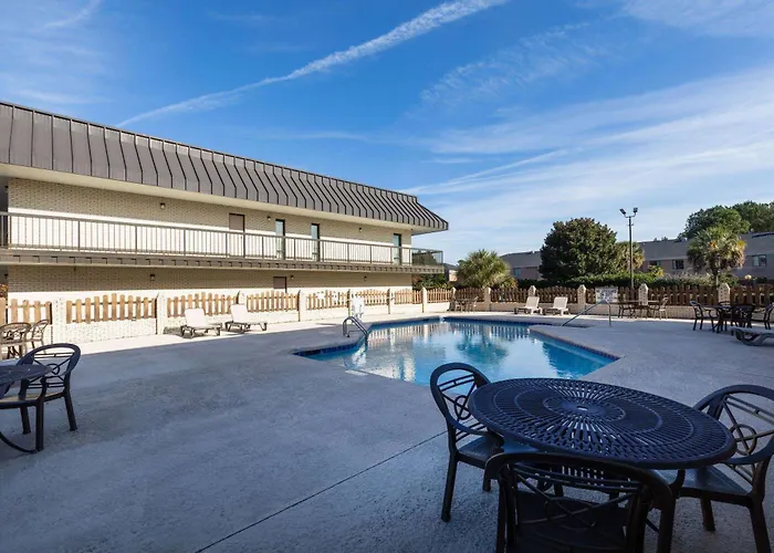 Days Inn By Wyndham Florence/I-95 North