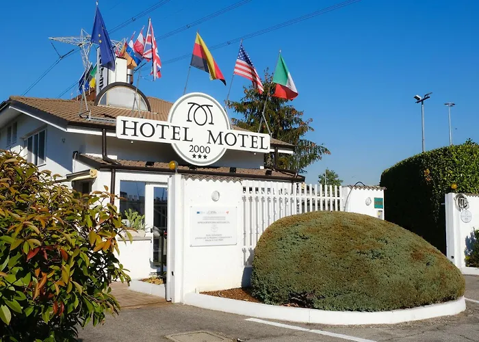 Motel 2000
