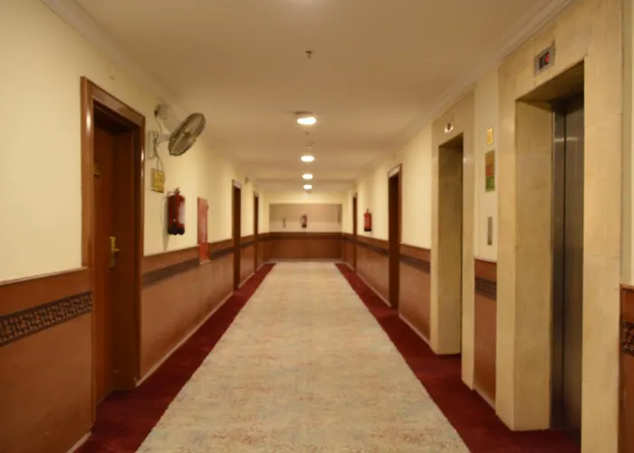 فندق كنان العزيزية Kinan Al Aziziyah Hotel