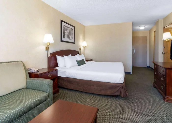 Ramada By Wyndham Reno & Casino