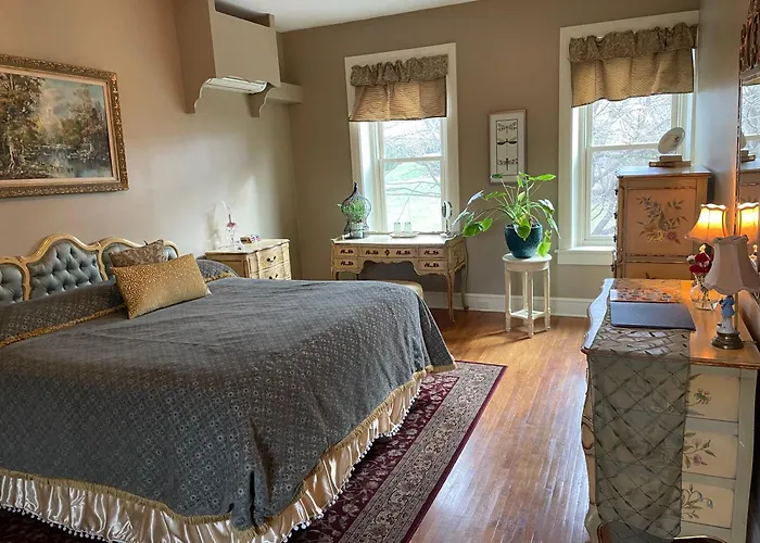 Hollinger House