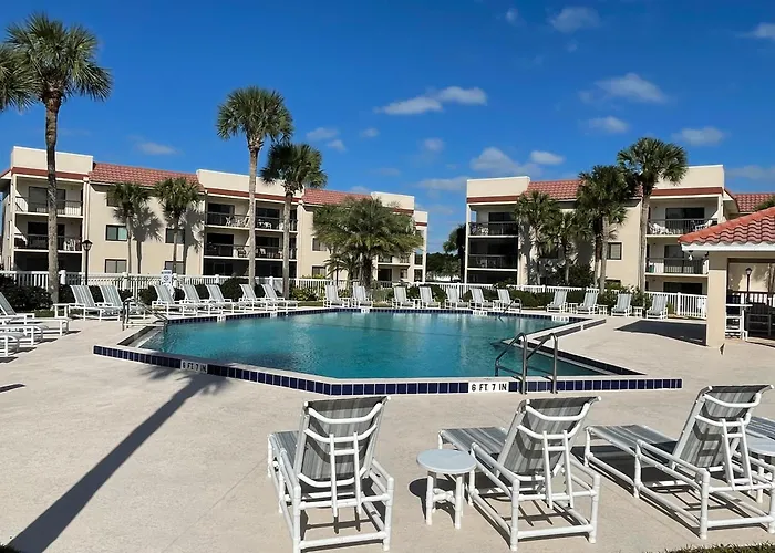 Ocean Village Club B-17