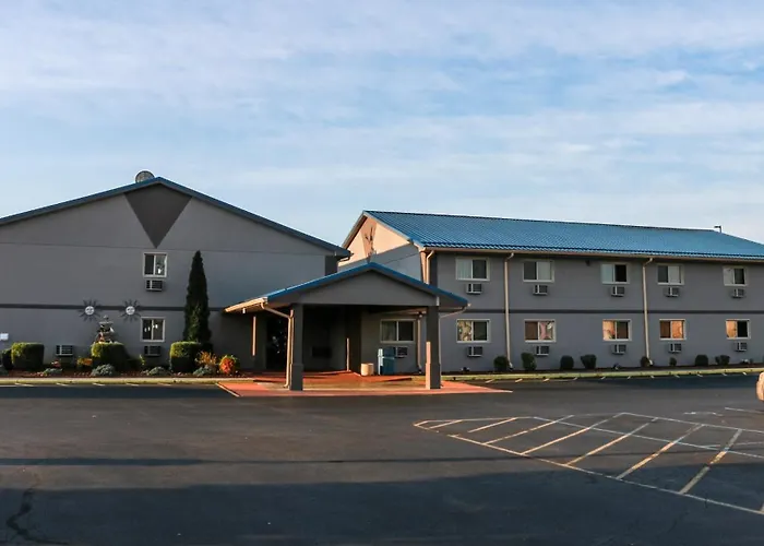 Super 8 By Wyndham Indianapolis Emerson
