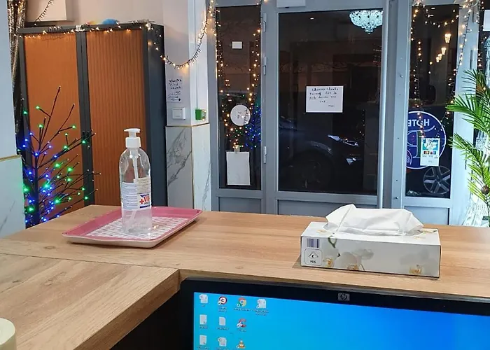Hotel Le Privilege La Courneuve