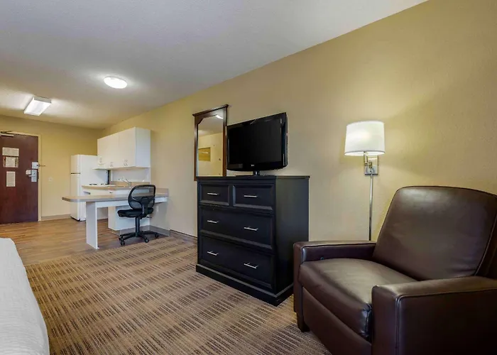 Extended Stay America Suites - Chicago - Gurnee