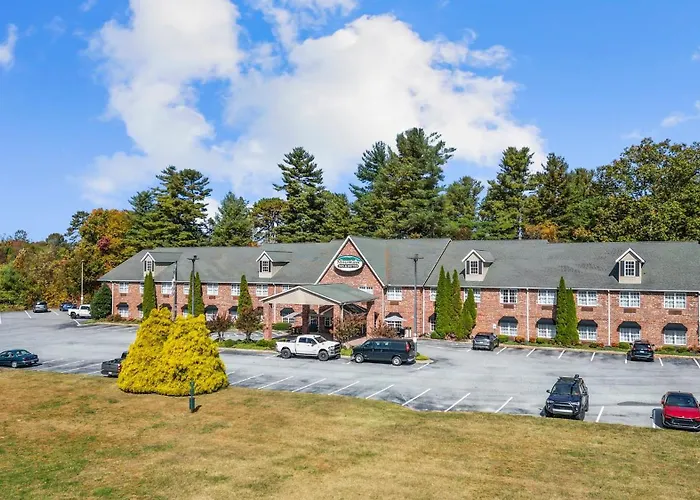 Mountain Inn & Suites Flat Rock