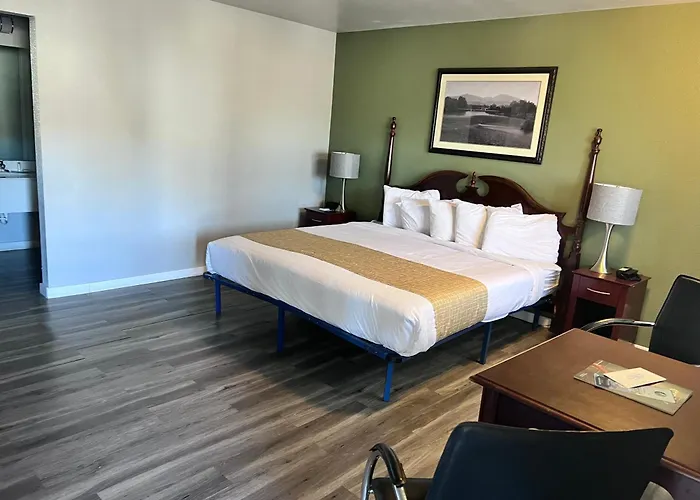 Travelodge By Wyndham Redding Ca