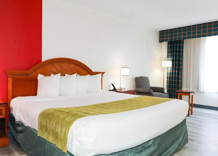 Ramada By Wyndham Cumberland Downtown Hotel