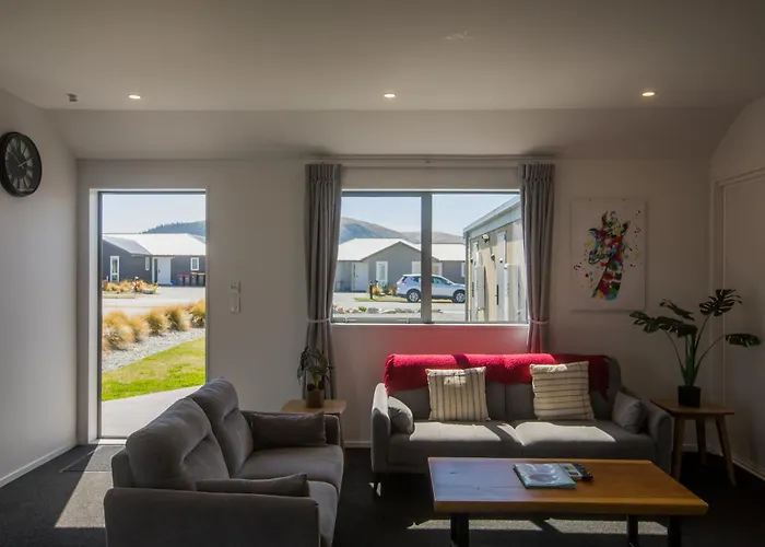 Skyrim Lodge Lake Tekapo